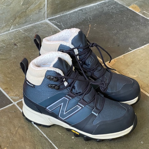 NEW BALANCE WINTER HIKING BOOT IN NAVY - Picture 8 of 16